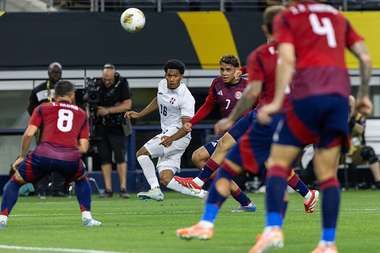 كوستاريكا تنتزع فوزًا ثمينًا في الكأس الذهبية