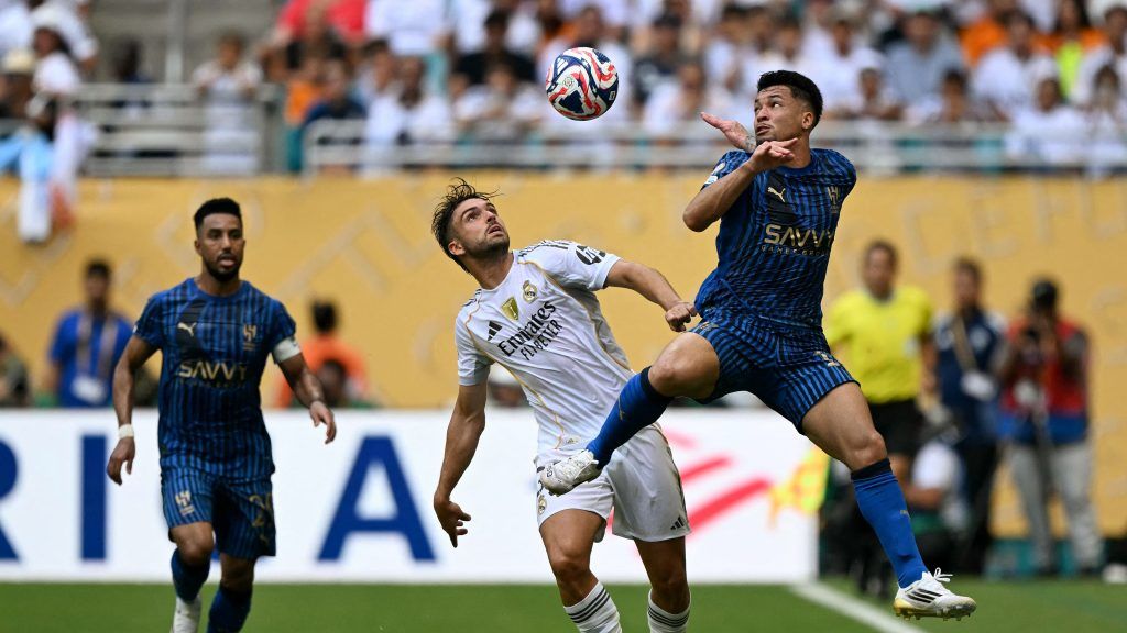 بالأرقام.. الهلال يحرج ريال مدريد في 45 دقيقة زرقاء