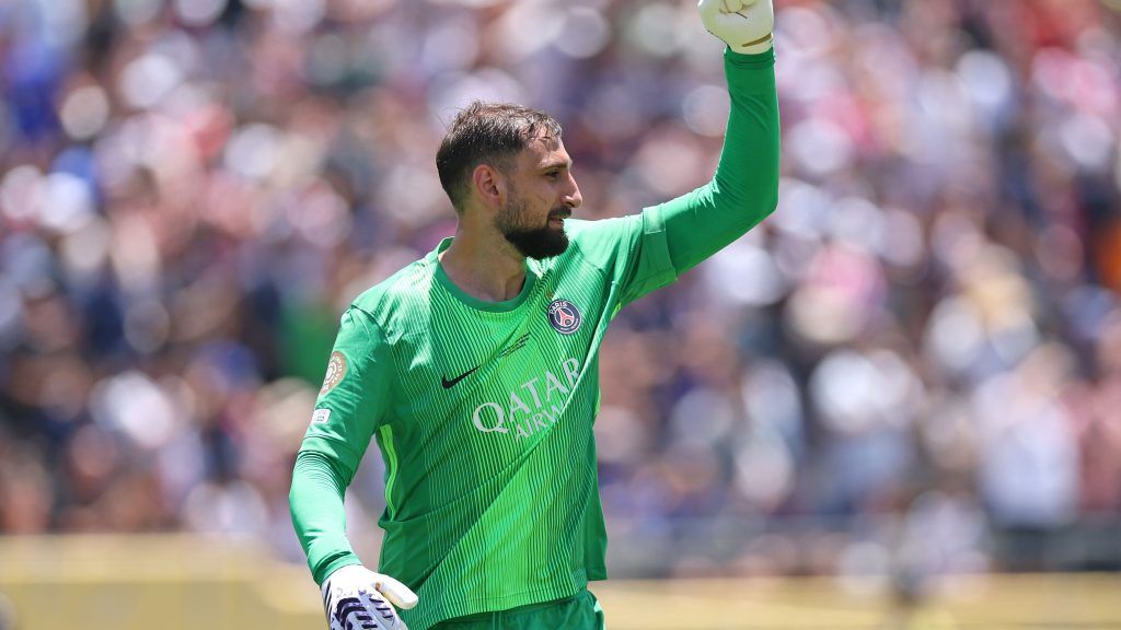 رسالة شائكة من دوناروما بشأن تجديد عقده مع باريس