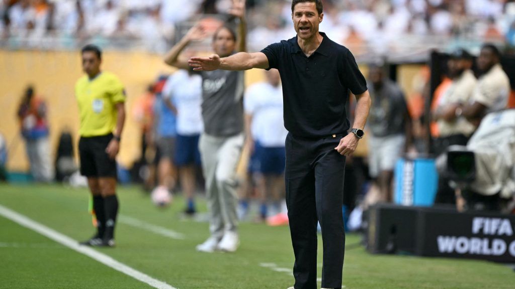 ألونسو ينضم لقائمة خاصة مع مورينيو وكابيلو