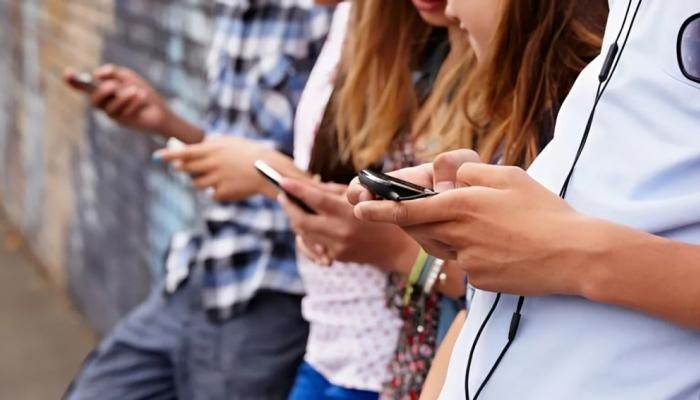 تأثير الإدمان الرقمي على الصحة النفسية للمراهقين