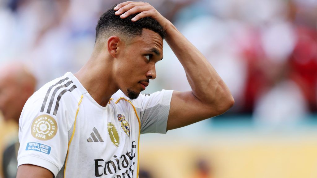 أرنولد: مباراة الهلال مذهلة ومخيبة للآمال