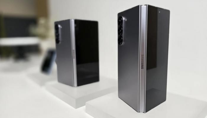 أنحف الهواتف الذكية القابلة للطي