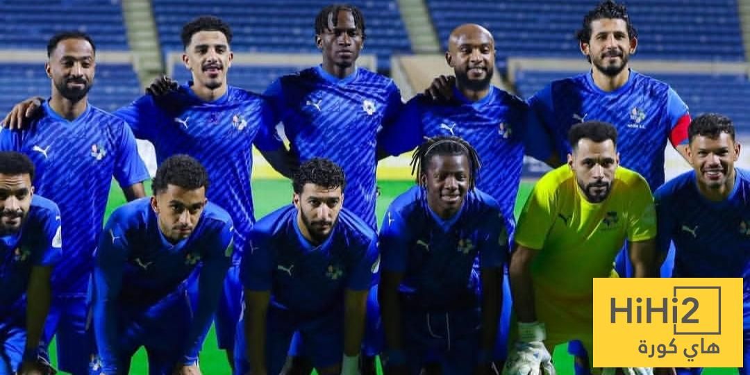 ثلاثي بارز في روشن يطلب نجم نيوم