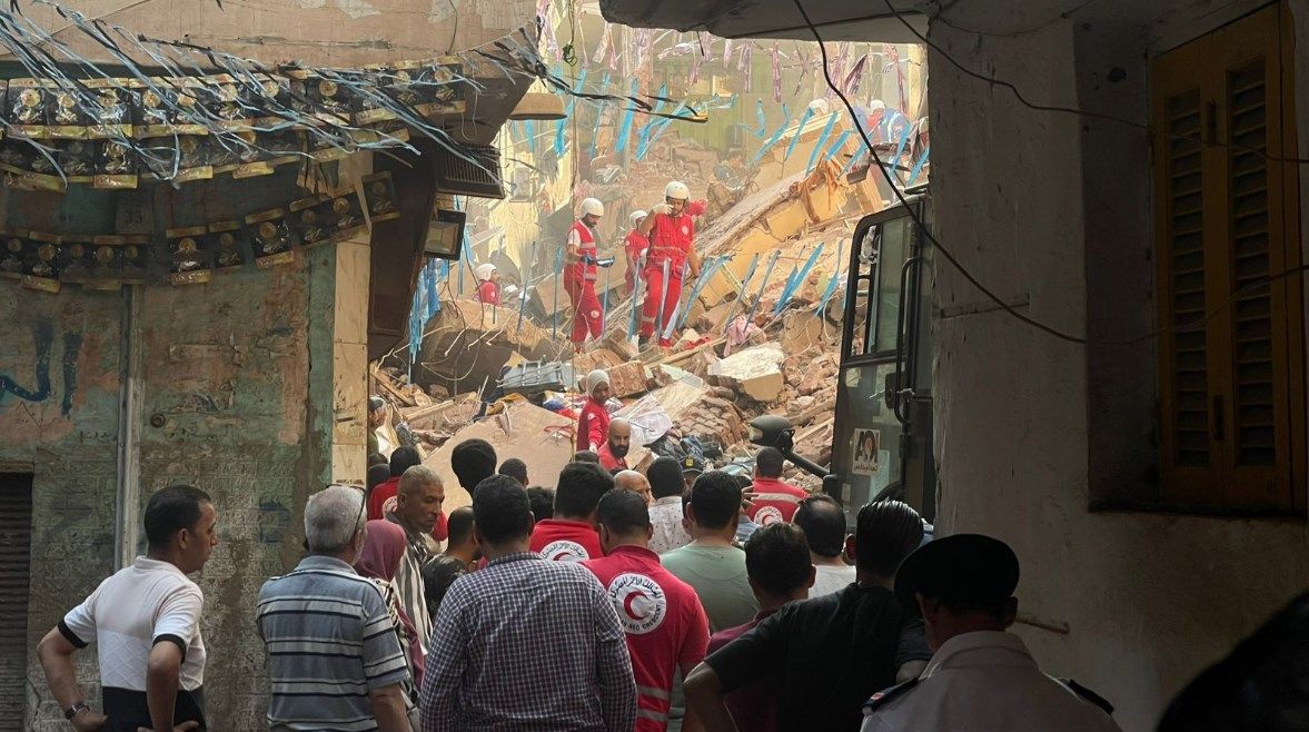 “ساعات يصارع الموت”.. تفاصيل وفاة ترزي أسفل أنقاض عقارات حدائق القبة