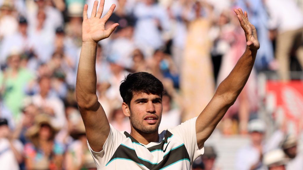 ألكاراز يواصل التوهج في كوينز.. وسابالينكا تجتاز اختبار ريباكينا ببرلين