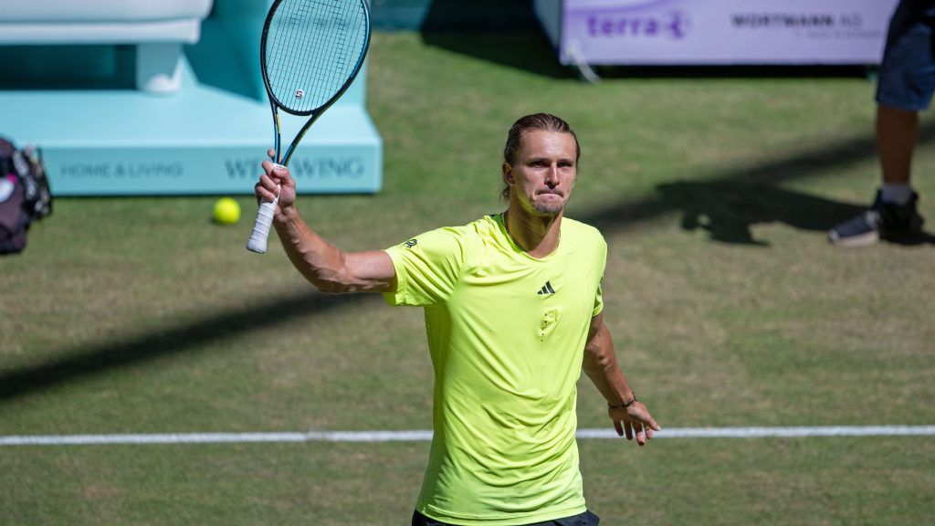 زفيريف يتغلب على مرضه ويتأهل لنصف نهائي هالة