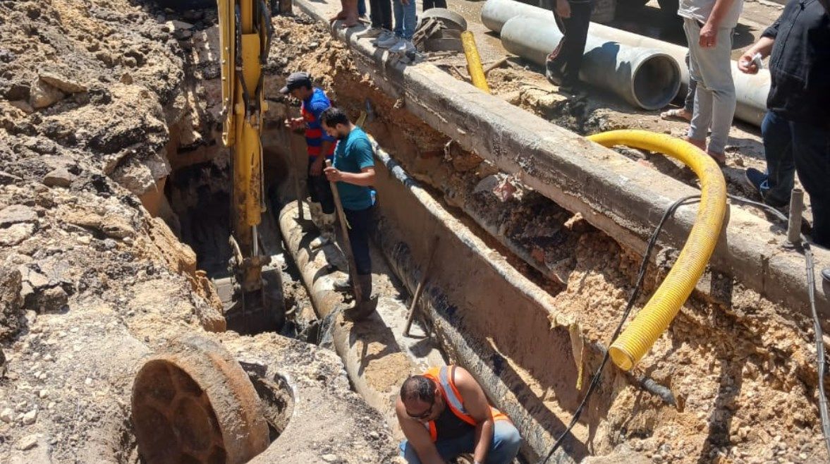 مياه الغربية ترفع حالة الطوارئ بعد كسر في خط طرد ببسيون