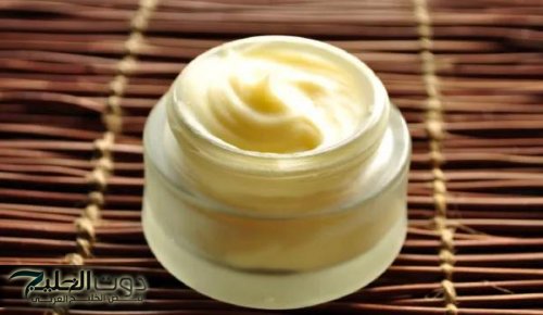 الجمال عدى الكلام .. ضعي خليط النشا وزيت الزيتون على هذا المكان قبل النوم لمدة 7 أيام وشوفي النتيجة بنفسك