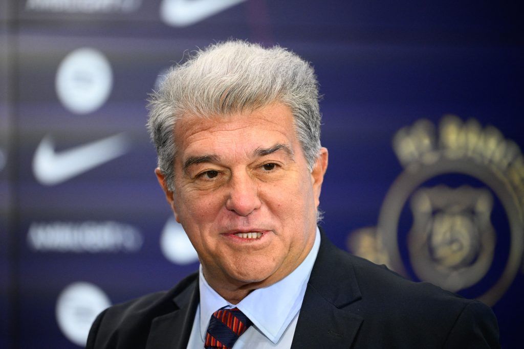 لابورتا يكشف عن “الصفقة المثيرة” لبرشلونة