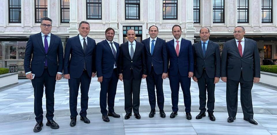 وزير الخارجية يبحث مع رجال أعمال أتراك فرص تعزيز التعاون…