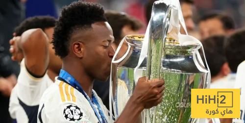 صورة.. كيف ترى الجماهير تصرف فينيسيوس الاخير؟