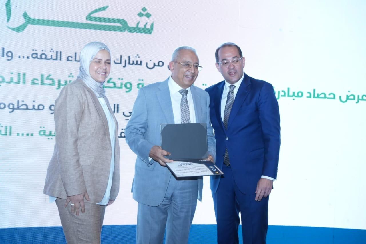 كجوك يكرم عددًا من الممولين والداعمين للمنظومة الضريبية “صور”