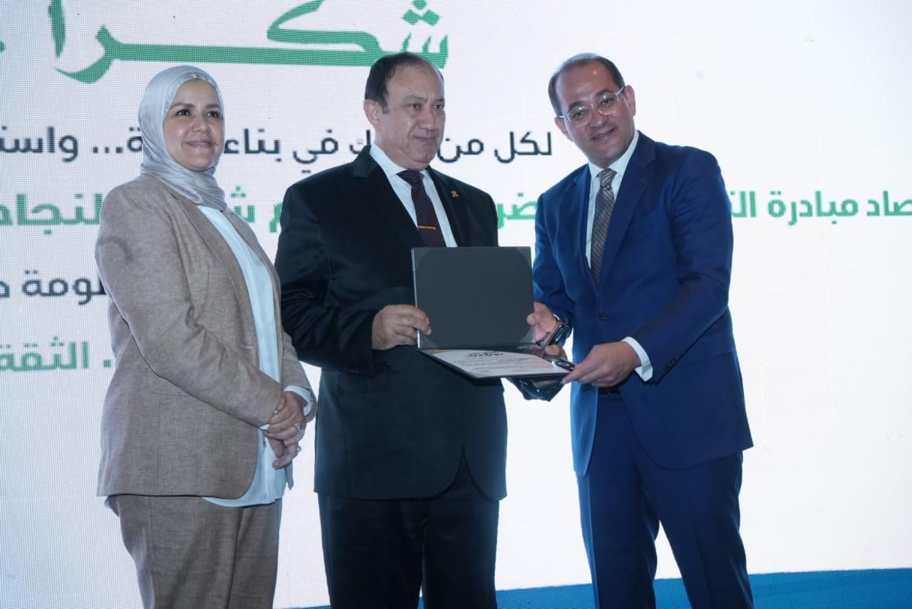 كجوك يكرم عددًا من الممولين والداعمين للمنظومة الضريبية “صور”