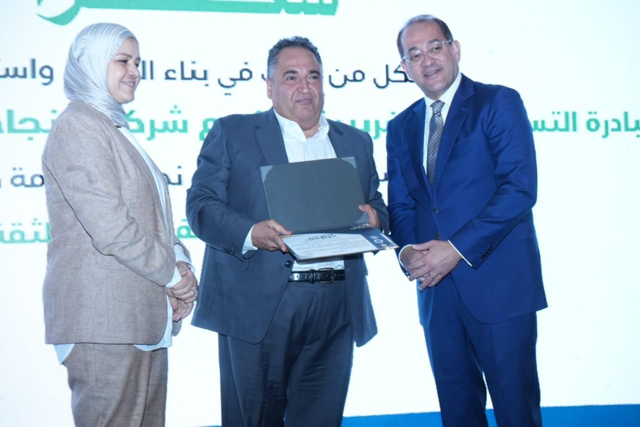 كجوك يكرم عددًا من الممولين والداعمين للمنظومة الضريبية “صور”