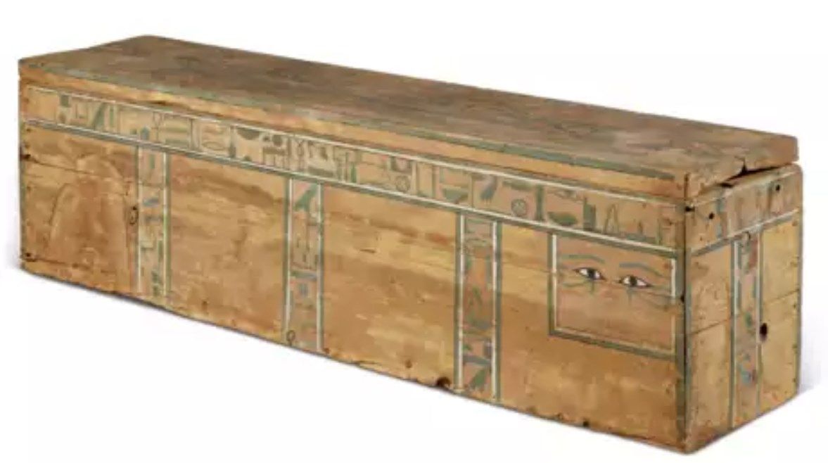 دار مزادات بريطانية تعرض قطعًا أثرية فرعونية نادرة للبيع في 2 يوليو