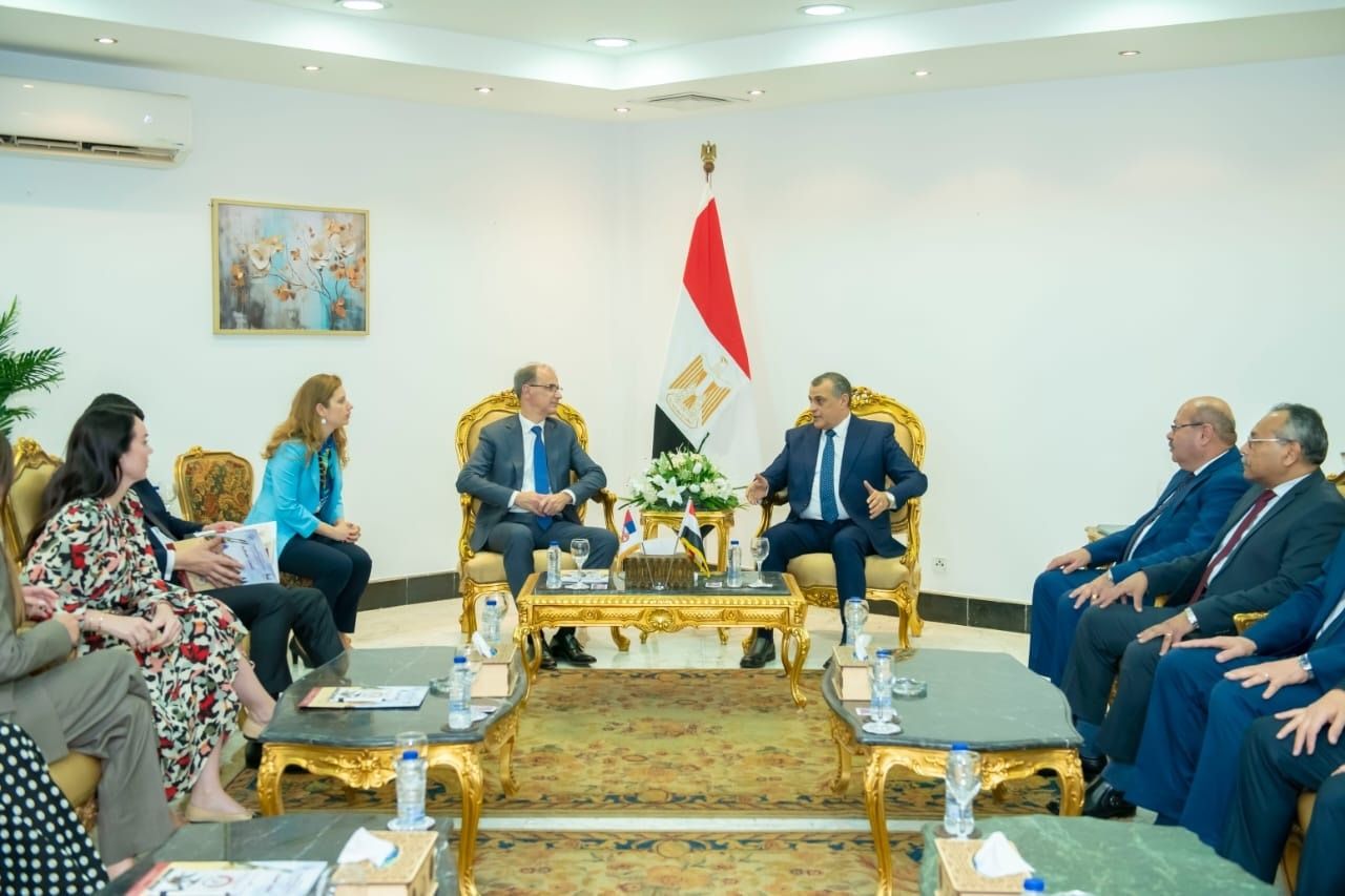وزير الإنتاج الحربي يبحث مع رئيس وزراء صربيا تعزيز التعاون…