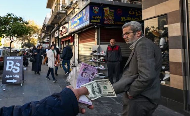 سعر الدولار اليوم في سوريا الأحد 22 يونيو 2025.. تراجع الليرة