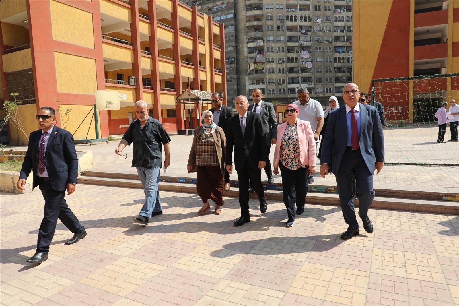 محافظ ومدير «تعليم القاهرة» يتفقدان عددا من لجان«الثانوية العامة» ولجنة معهد الأورام