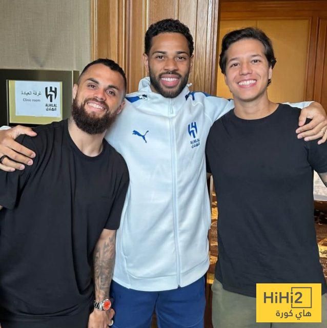 صور : نجم مفاجئ يظهر في مقر الهلال بأمريكا