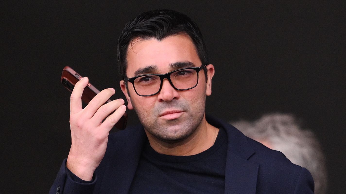 ديكو: لن أتحدث مع تير شتيجن.. ورحيل لاعب برشلونة ليس مطروحًا