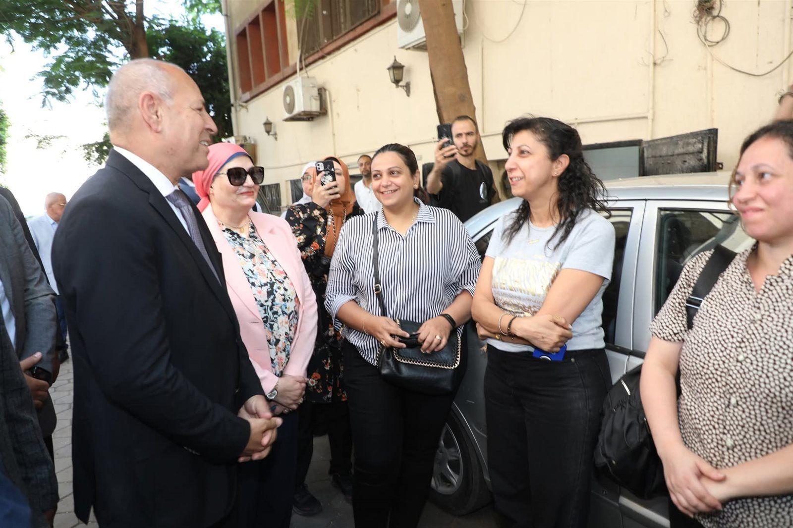 محافظ ومدير «تعليم القاهرة» يتفقدان عددا من لجان«الثانوية العامة» ولجنة معهد الأورام