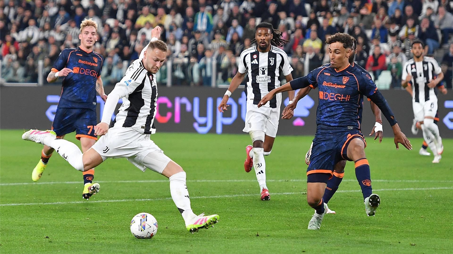 كوبمينرز: لست سعيدًا بأدائي.. وأشعر بالدين تجاه يوفنتوس