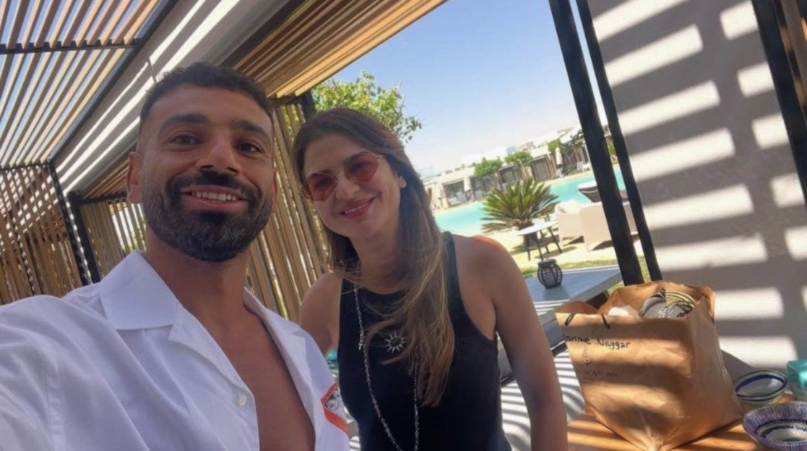 صورة وتعليق مثير.. من هي كارين فهمي التي ظهرت برفقة محمد صلاح؟