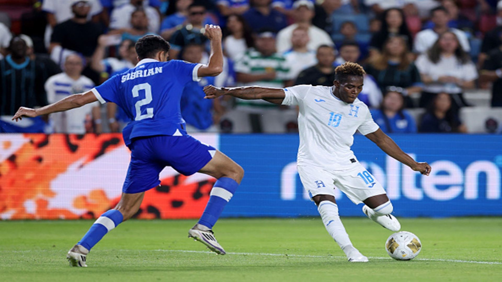 هندوراس تسقط السلفادورفي الكأس الذهبية