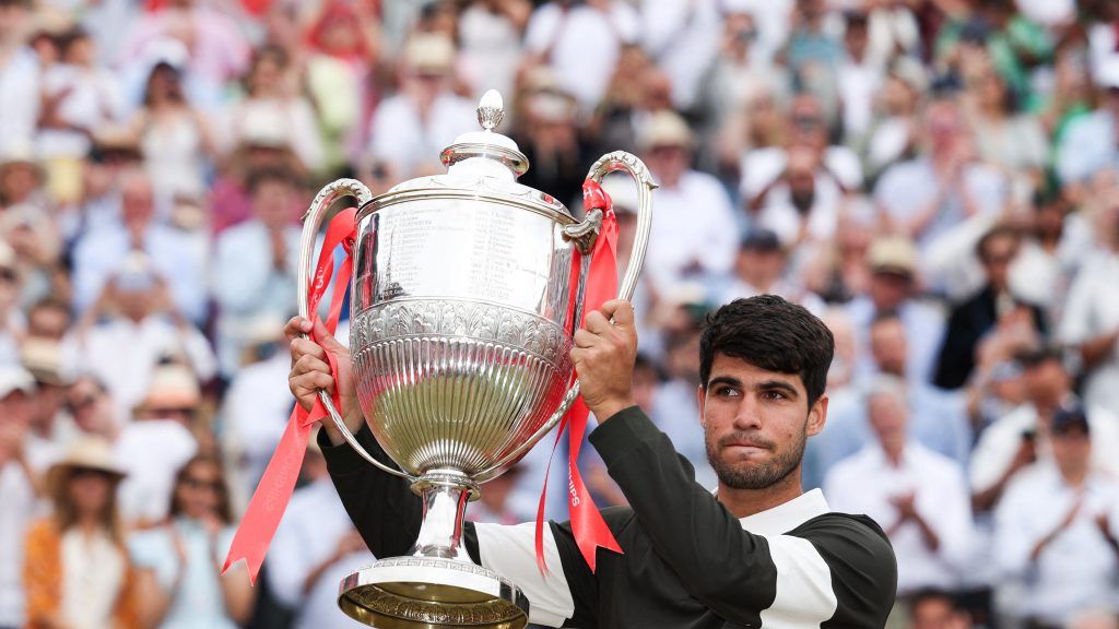 ألكاراز يتوج بلقب كوينز للمرة الثانية