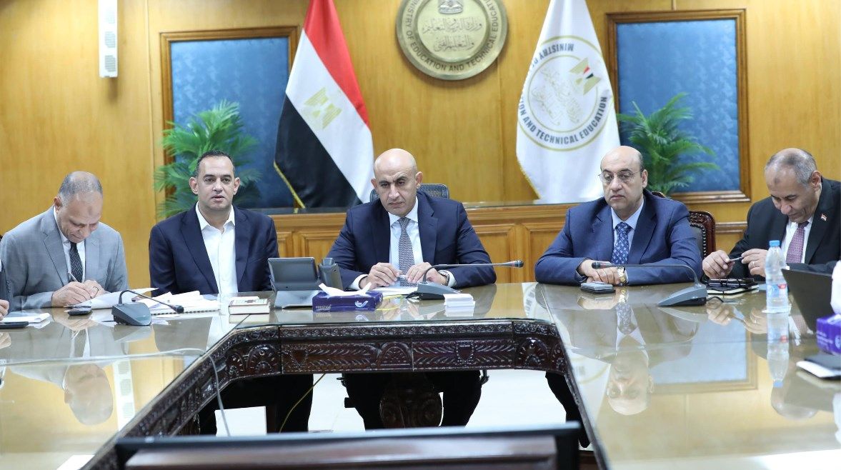 “التعليم” تضبط المتورطين في تصوير امتحان العربي بالثانوية العامة