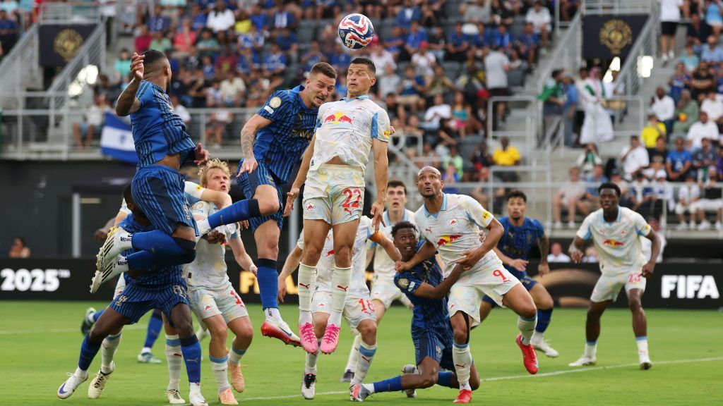 إبعاد بطولي.. بونو وكوليبالي ينقذان الهلال من غدر سالزبورج