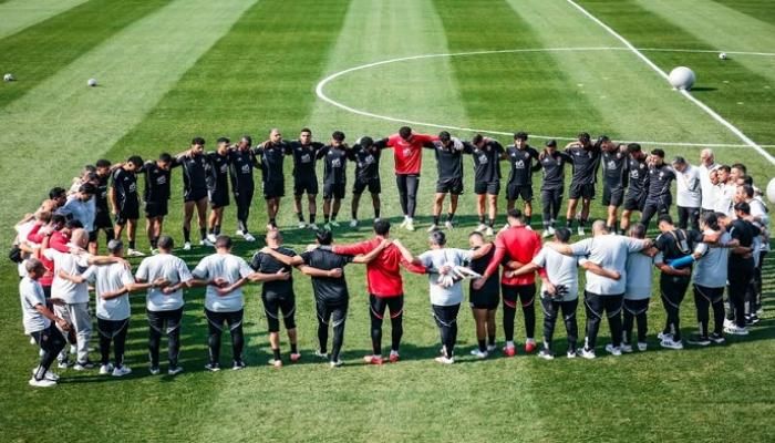 «بالونة ونظارة سوداء».. كيف يستعد الأهلي لمواجهة بورتو؟ (فيديو)