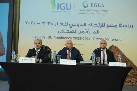 خالد أبو بكر: العالم قد يرى أزمة تجارية في الطاقة حال إغلاق…