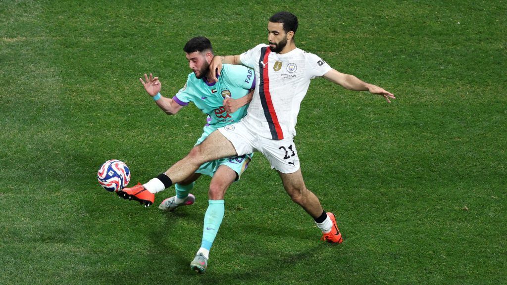 عاجل: آيت توري يشغل فراغا طال 4 سنوات في مانشستر سيتي