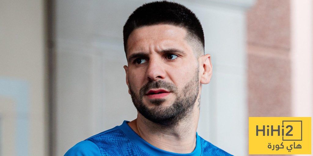 عاجل: نجم الهلال السابق يهاجم الطاقم الطبي للزعيم