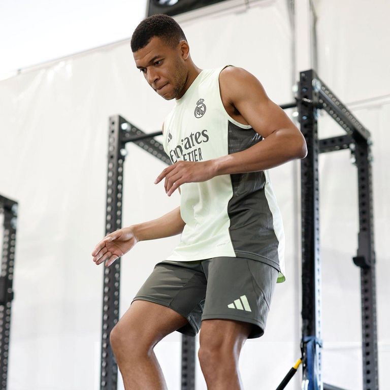 عاجل: قبل المفاجأة السارة.. الفيروس يرهق جسد كيليان مبابي (صورة)