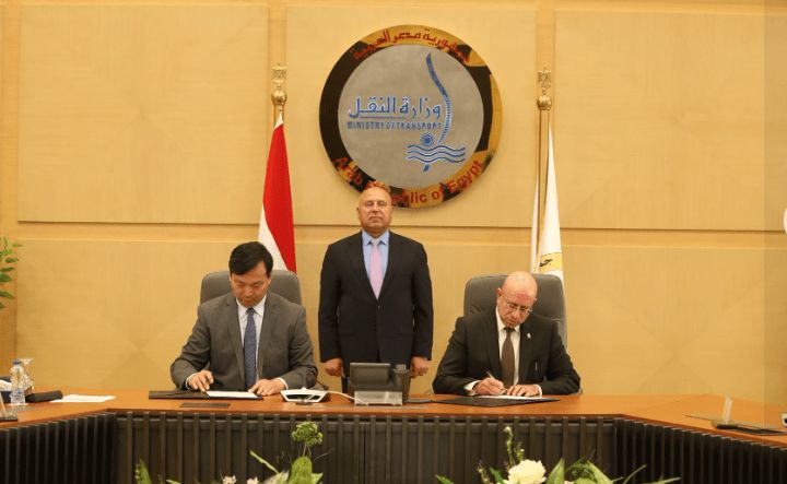 النقل توقع عقد بناء سفينتين عملاقتين للصب الجاف مع هانتونج…