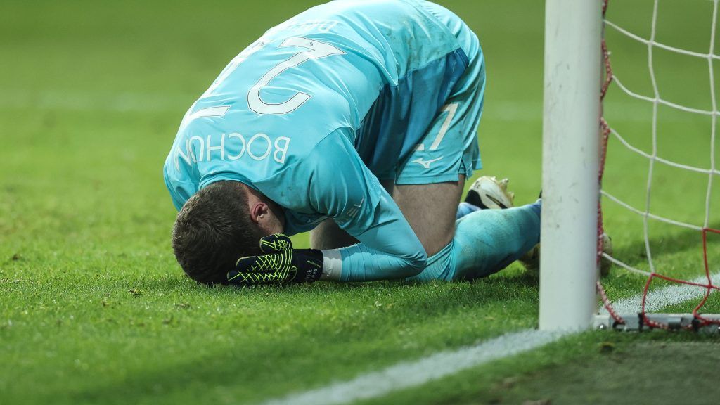 عاجل: مفاجأة..بوروسيا دورتموند يتعاقد مع حارس “الجار الهابط”