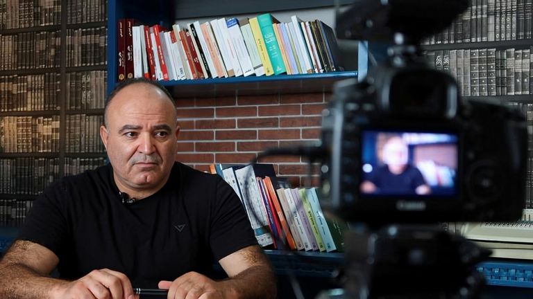 عاجل: المحكمة التونسية تؤجل قضية بوغلاب وسط مطالب بحرية التعبير