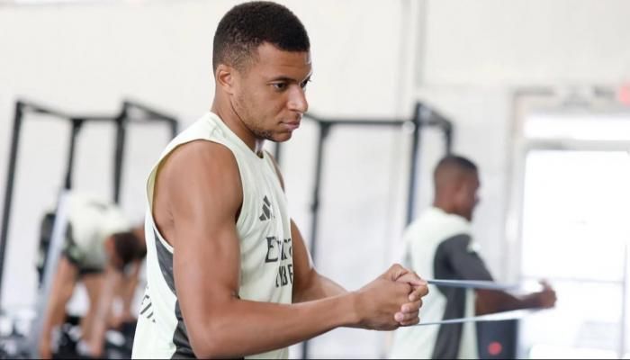 عاجل: قبل المفاجأة السارة.. الفيروس يرهق جسد كيليان مبابي (صورة)