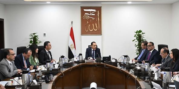رئيس الوزراء يوجه بوضع خطة متكاملة لدعم صناعة السكر وتعزيز…