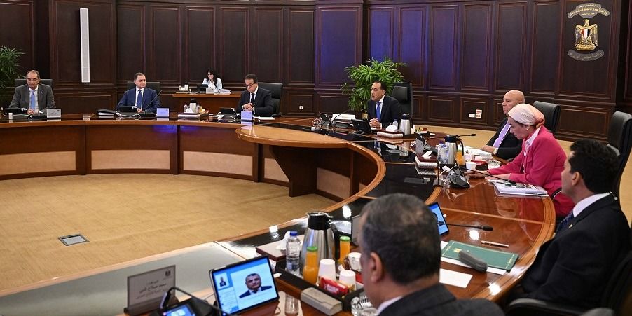 رئيس الوزراء: استئناف ضخ الغاز لجميع المصانع الجمعة المقبل