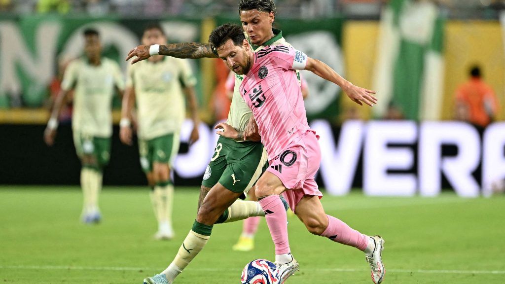 عاجل: الشنيف يفجرها: ميسي في الطريق إلى الدوري السعودي