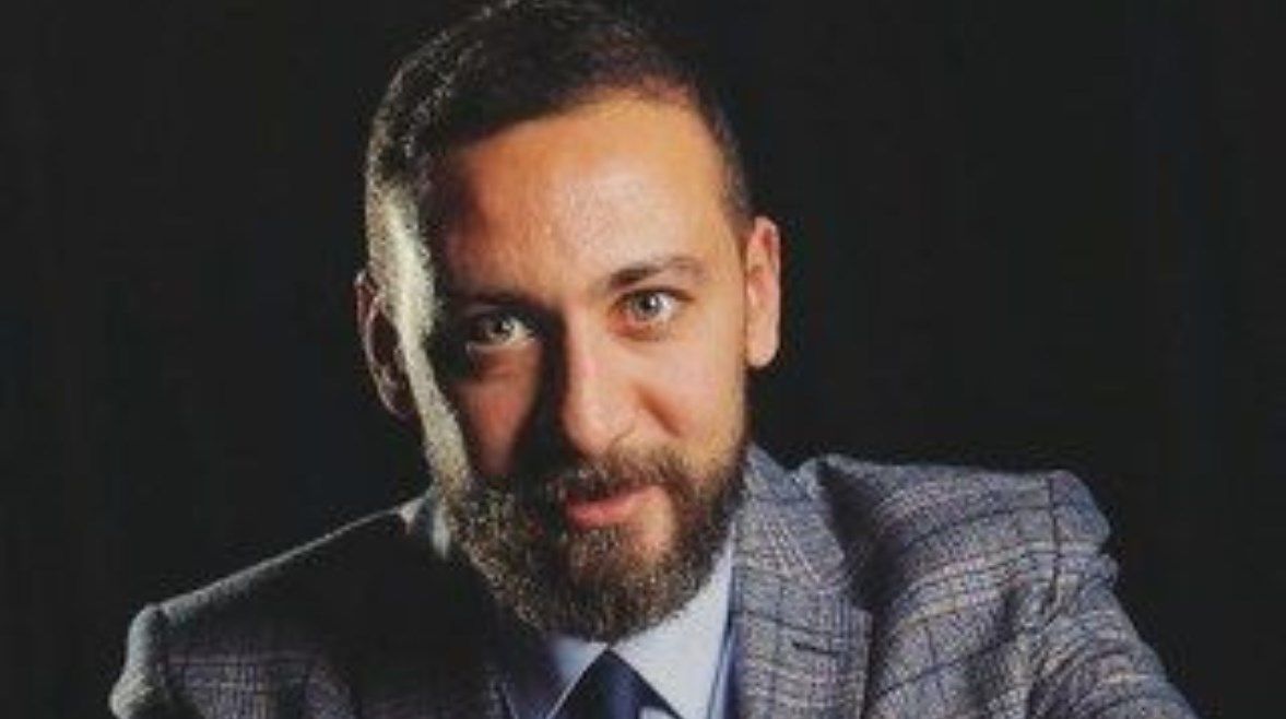 عاجل: عابد عناني يكشف حقيقة خلافه مع يحيى الفخراني (خاص)