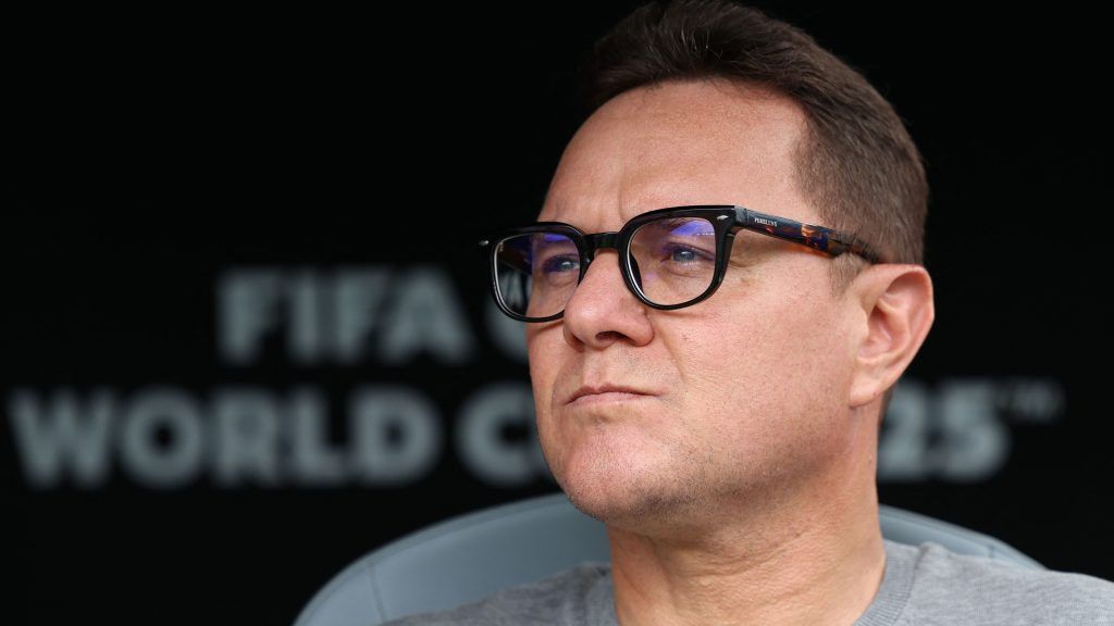 عاجل: الغموض يسيطر على موقف مدرب الوداد من حضور مباراة العين