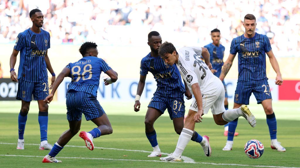 عاجل: شكوك حول مشاركة مدافع الهلال أمام باتشوكا