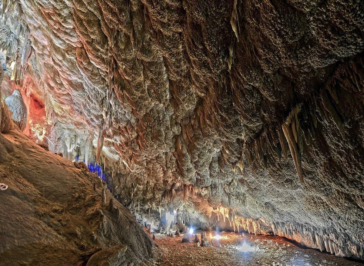 عاجل: كهف سنور.. جوهرة جيولوجية مدفونة في قلب بني سويف