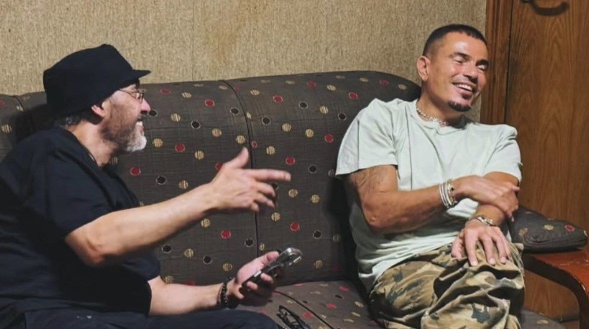 عاجل: الصلح رقم 550.. خلافات عمرو دياب وعمرو مصطفى تنتهي على “الكنبة”