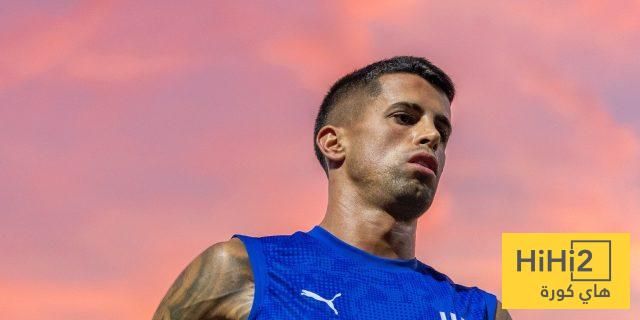 عاجل: الهلال يتفوق فنيًا على باتشوكا… ولكن